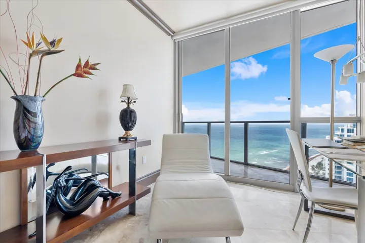 39-3101 S Ocean Dr apt 2707 missing room
