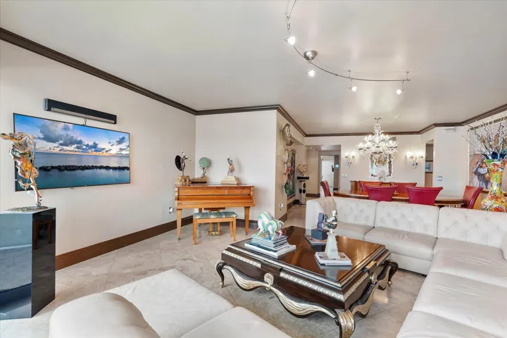 12-3101 S Ocean Dr apt 2707_012