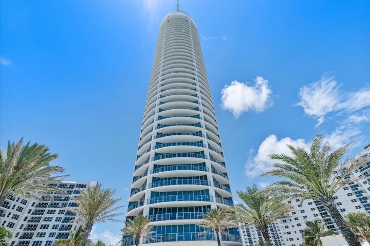 01-3101 S Ocean Dr apt 2707_001