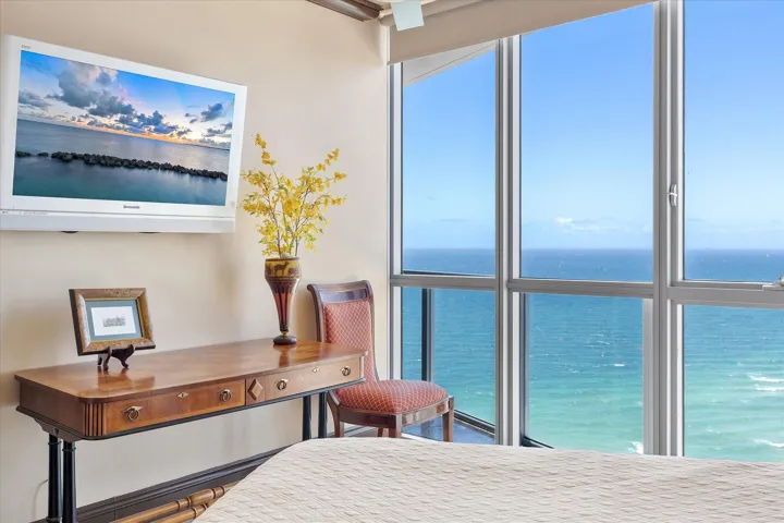 23-3101 S Ocean Dr apt 2707_023