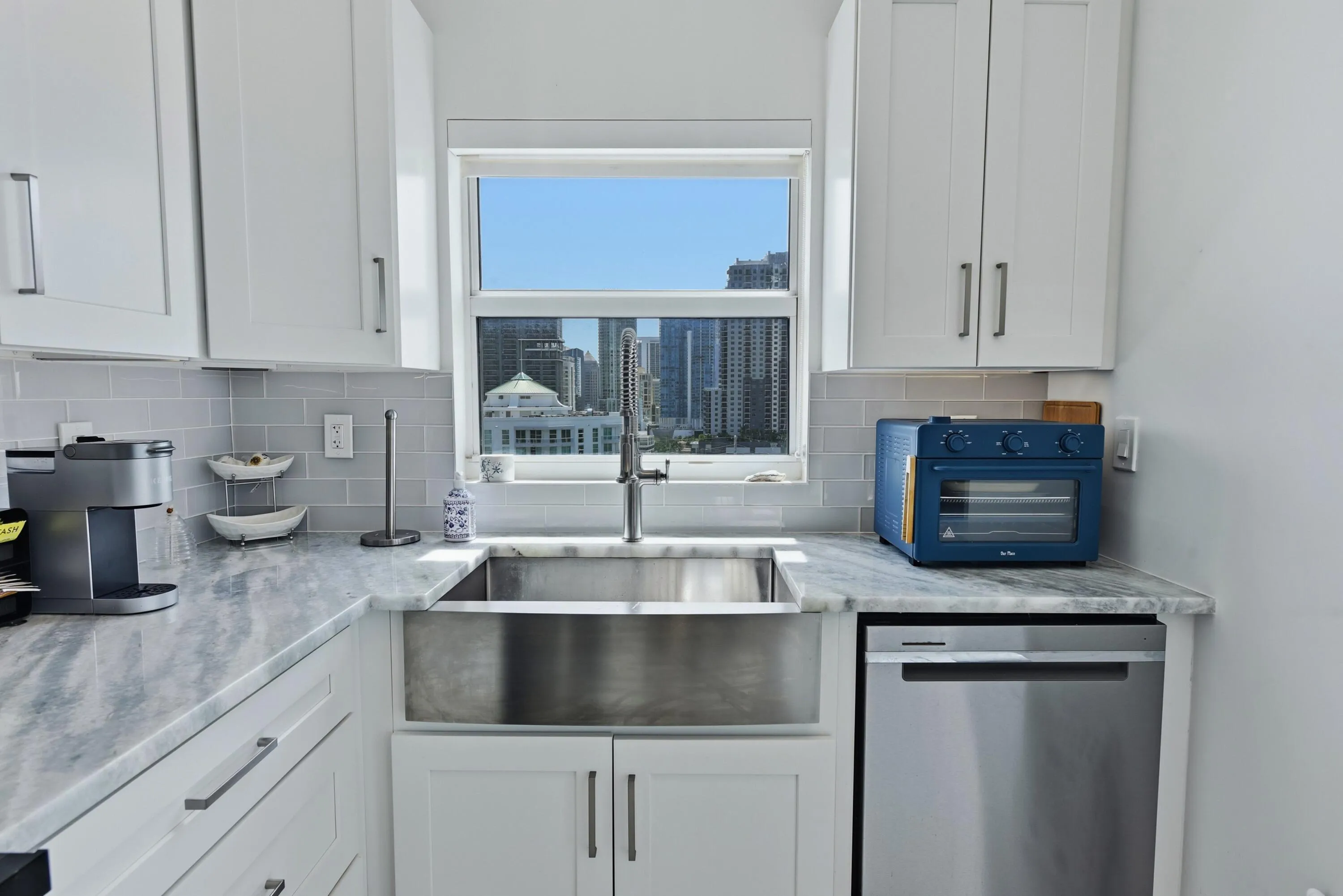 046-043-610 W Las Olas Blvd-4200x2804