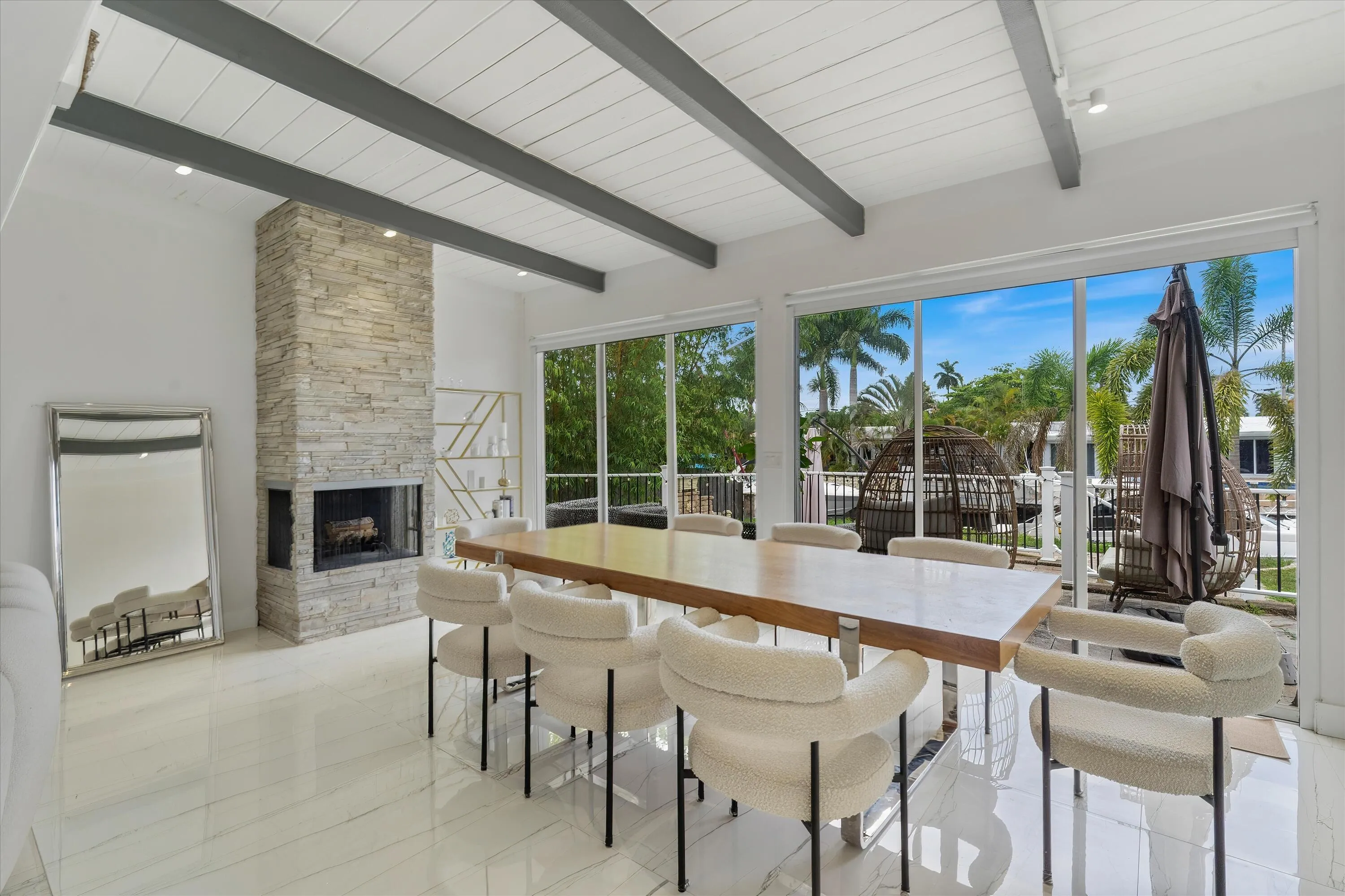 Family room/Dining area