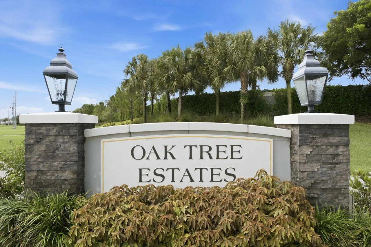 2719_Oak_Tree_Ln_048