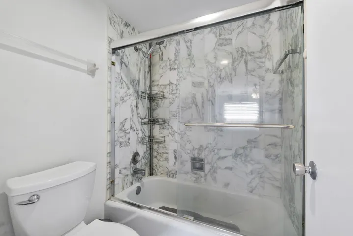 10777 W Sample Rd u918_020