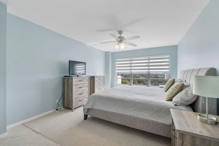 10777 W Sample Rd u918_017