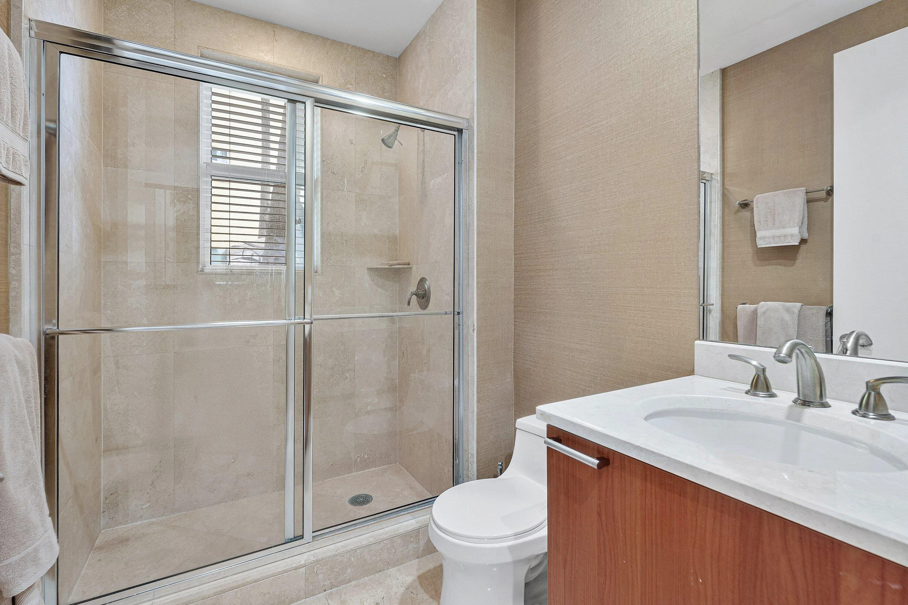 Guest Ensuite Bath