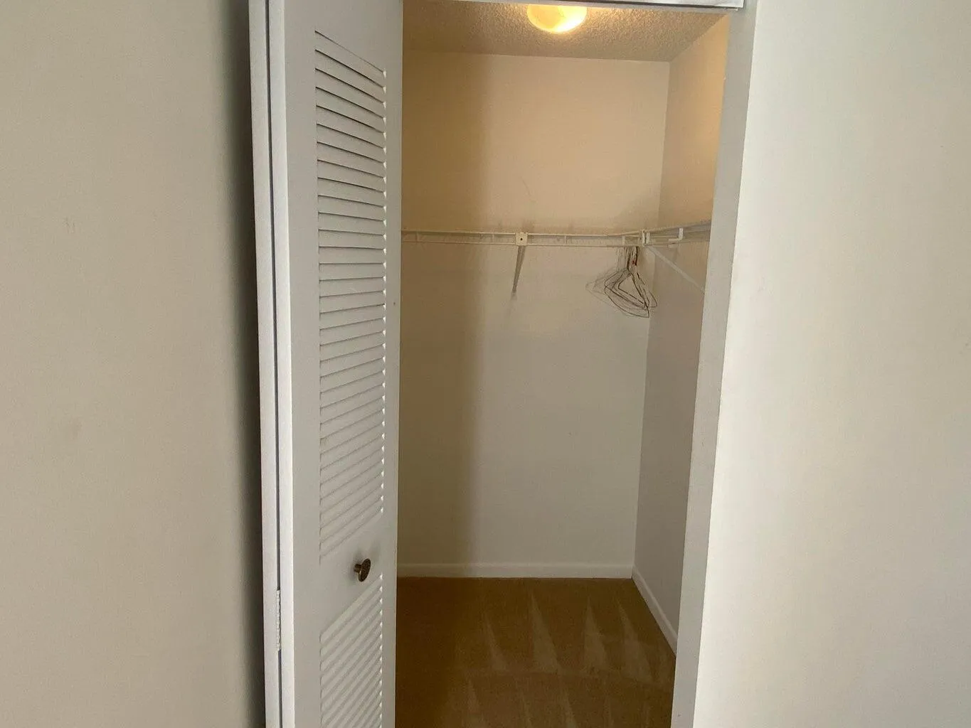 10-Guest closet