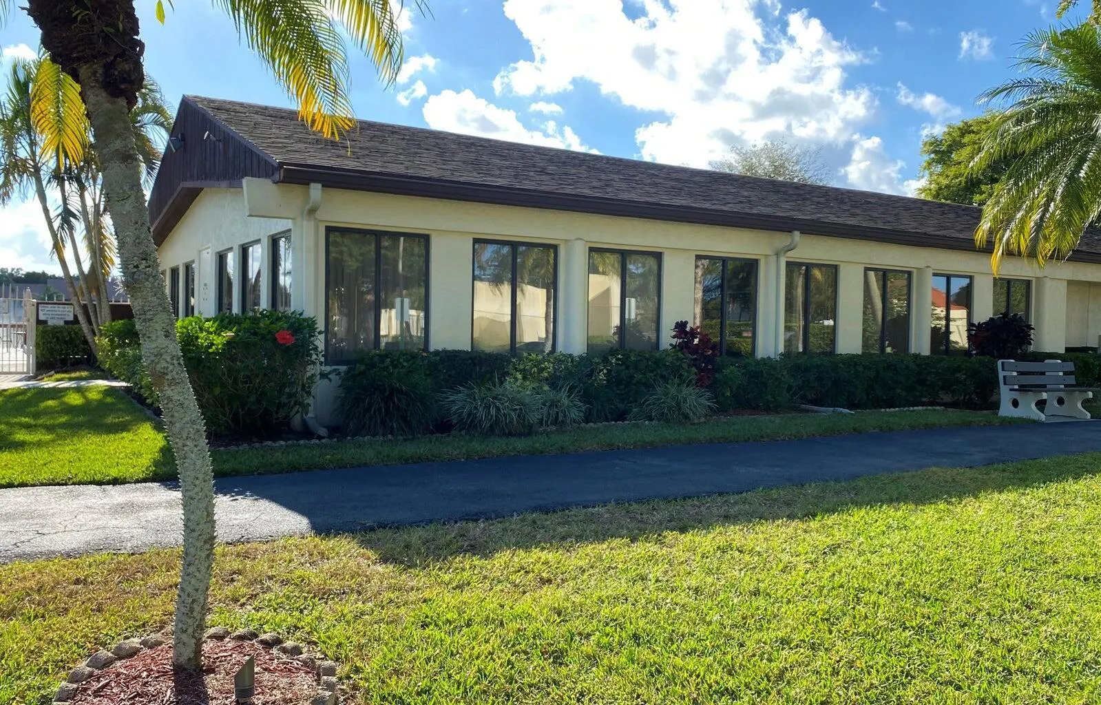 15-Clubhouse