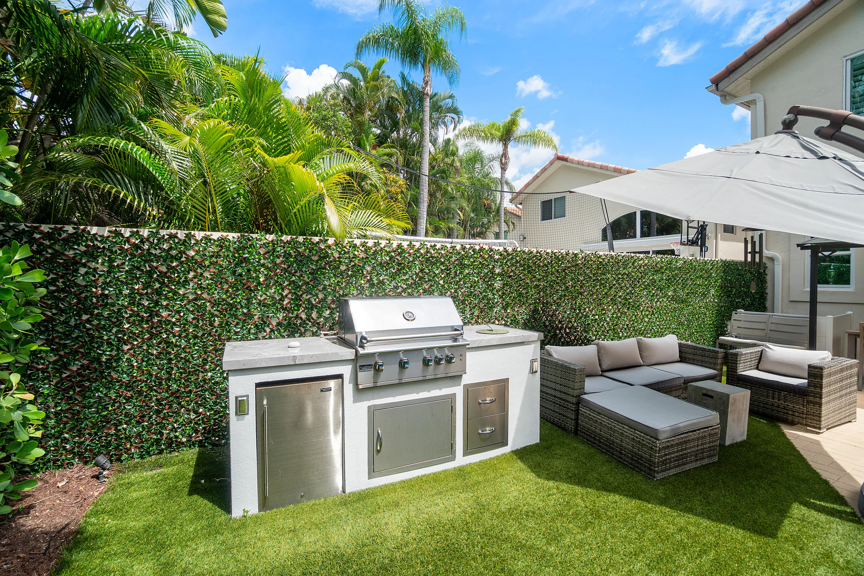 Outdoor Kitchen