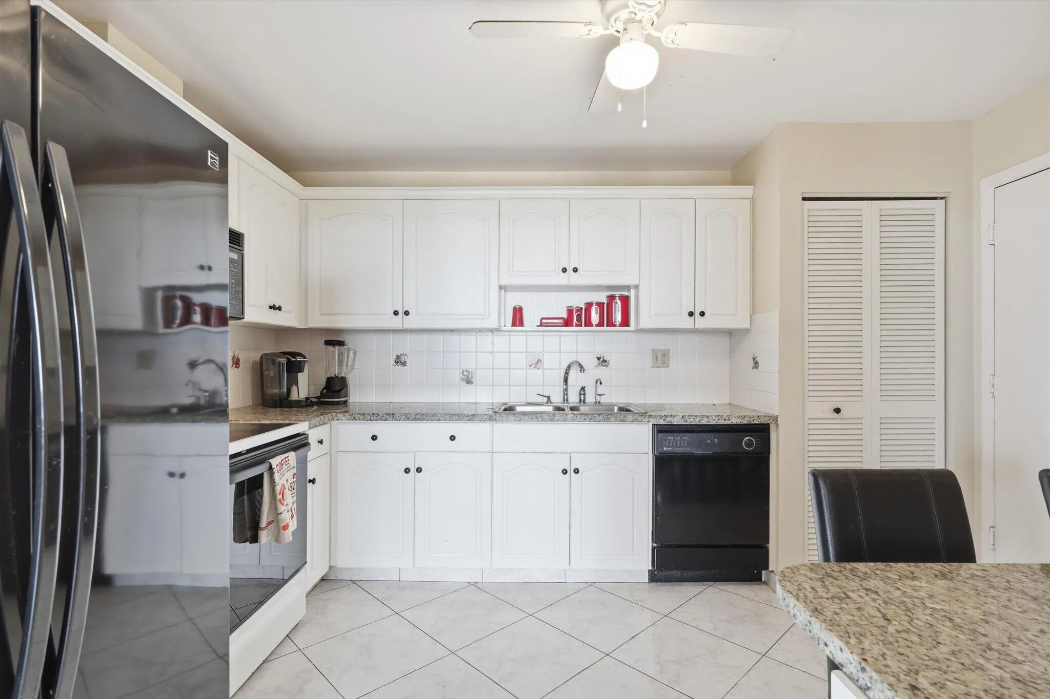 16-1601 S Ocean Dr #506_016