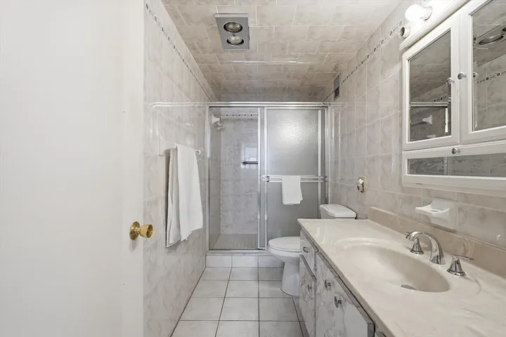 33-1601 S Ocean Dr #506_033