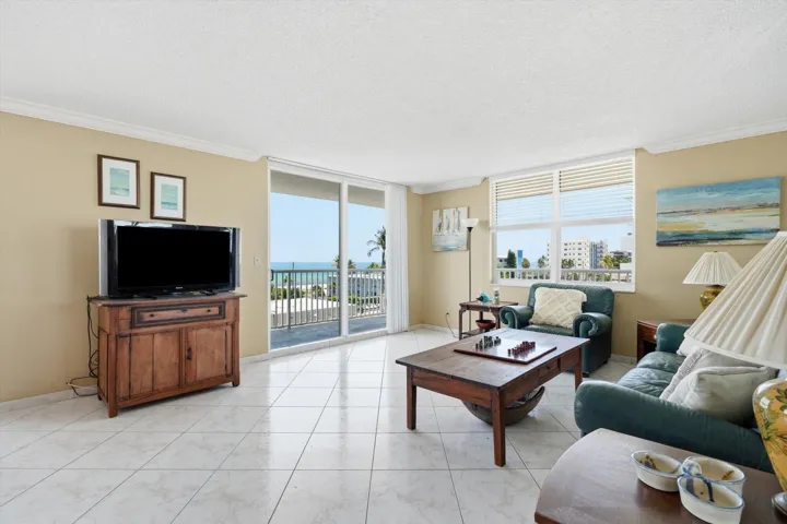 09-1601 S Ocean Dr #506_009