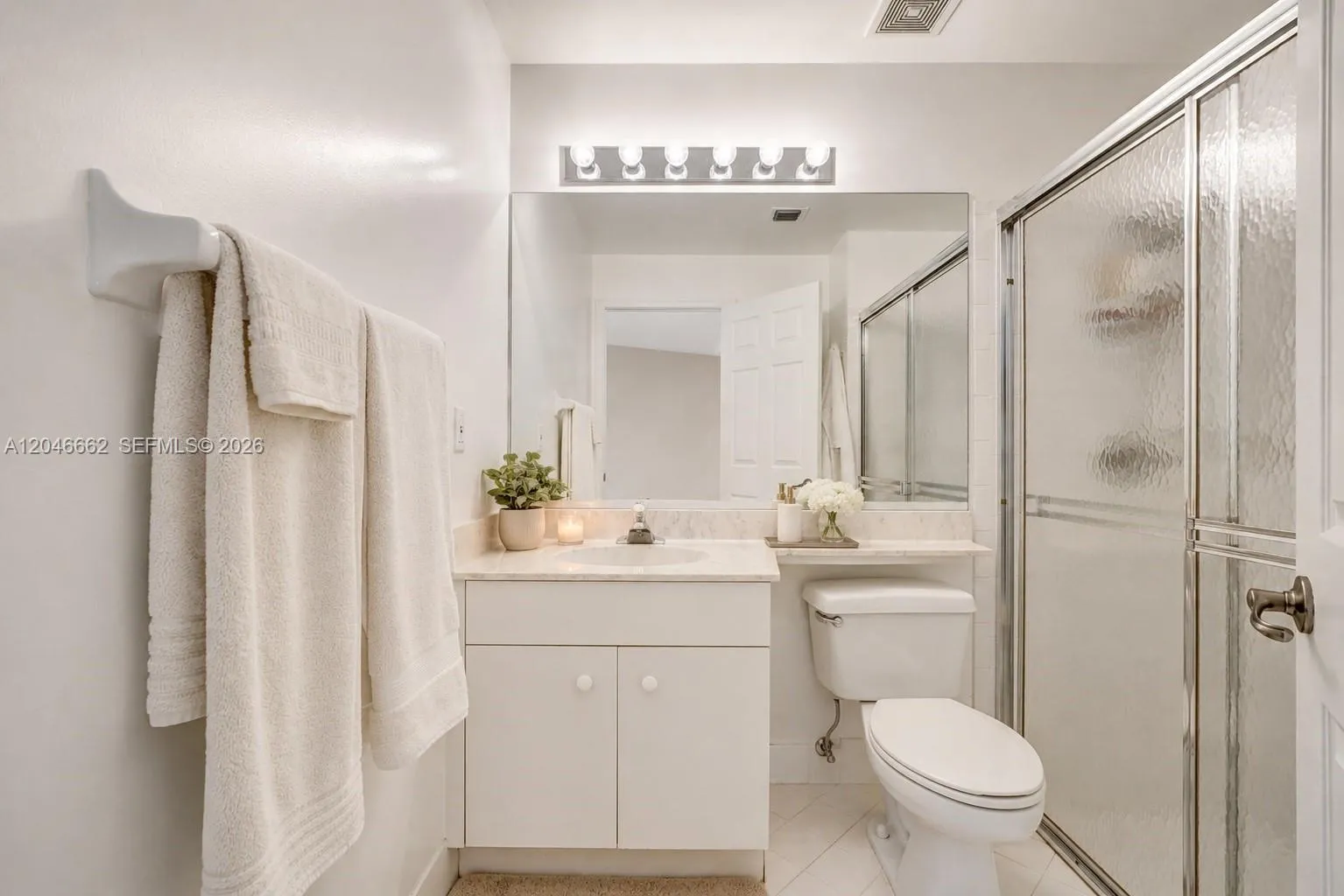 2nd Bathroom