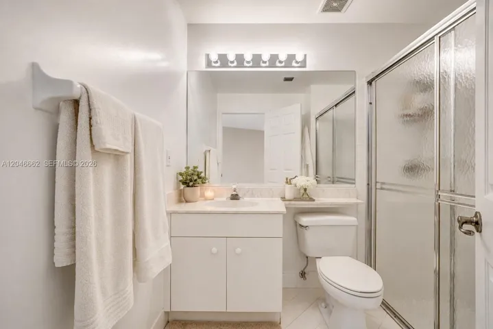2nd Bathroom