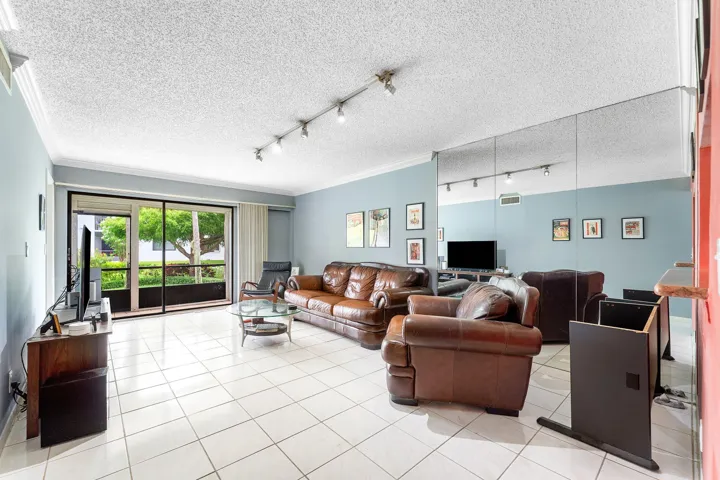 012-105TropicIsleDrive-22-DelrayBeach-FL