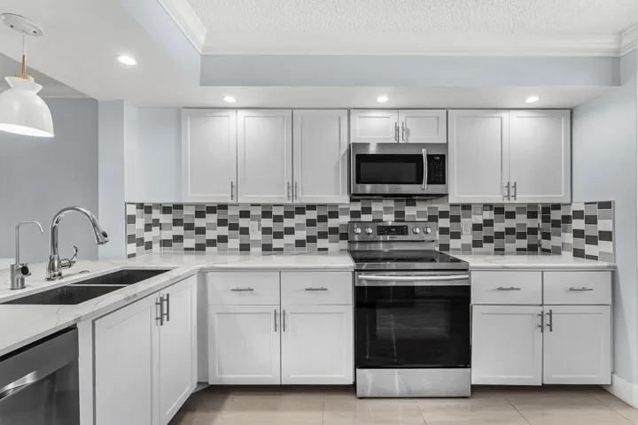 007-12926BriarlakeDrive-201-WestPalmBeac