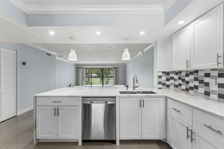 008-12926BriarlakeDrive-201-WestPalmBeac