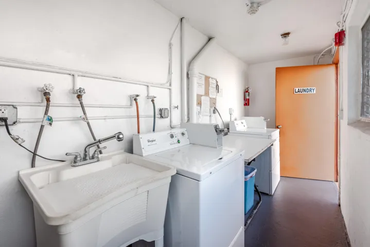 925 SW 11 Ave #3.-26