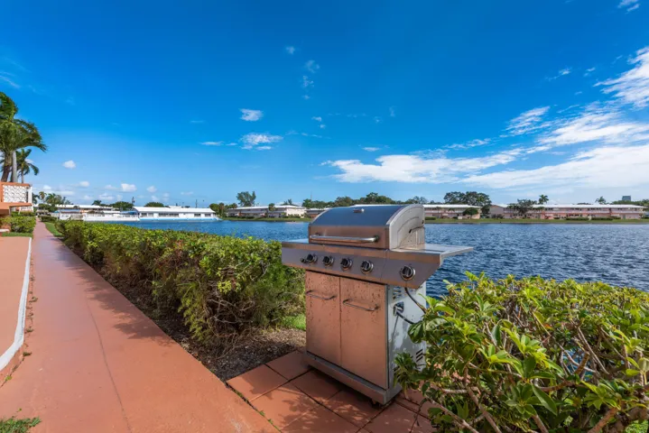 925 SW 11 Ave #3.-20