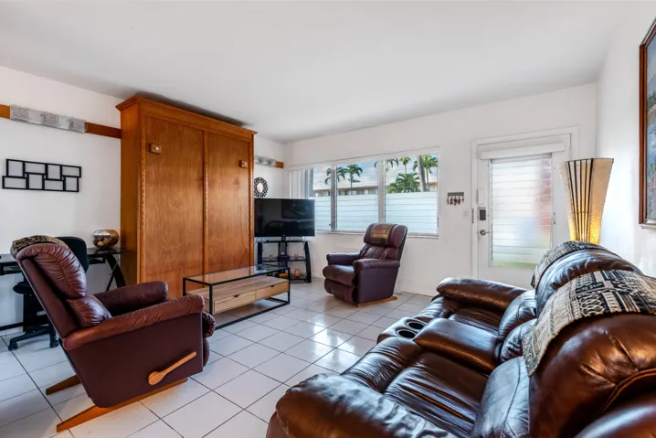 925 SW 11 Ave #3.-6