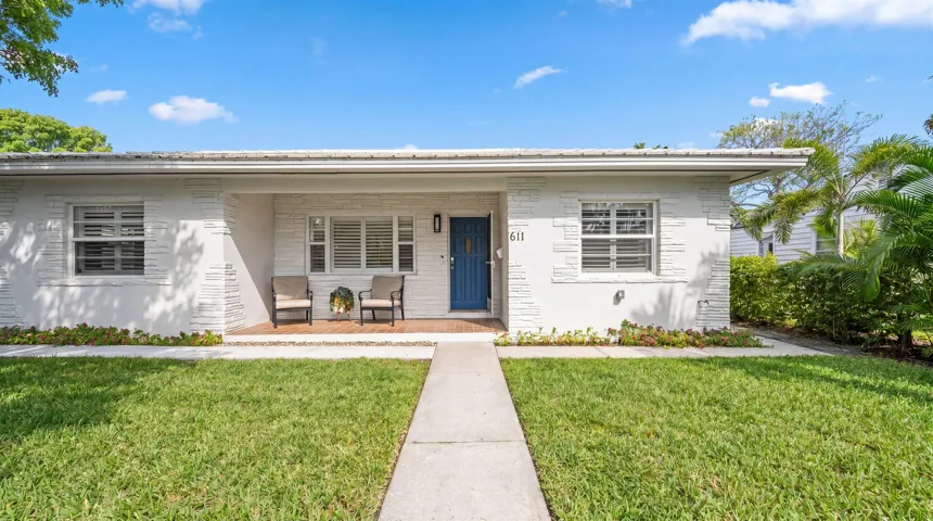 04-611 N Palmway