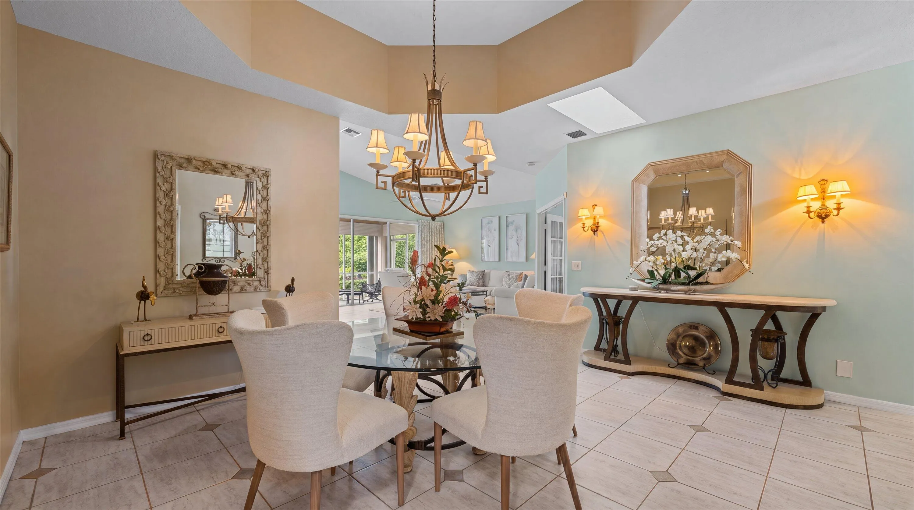 10-3878 N Longview Dr