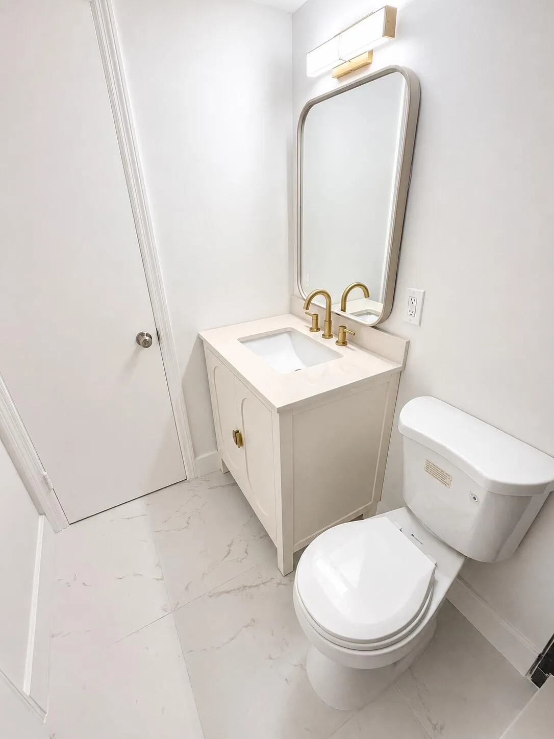2nd Bathroom sink, vanity