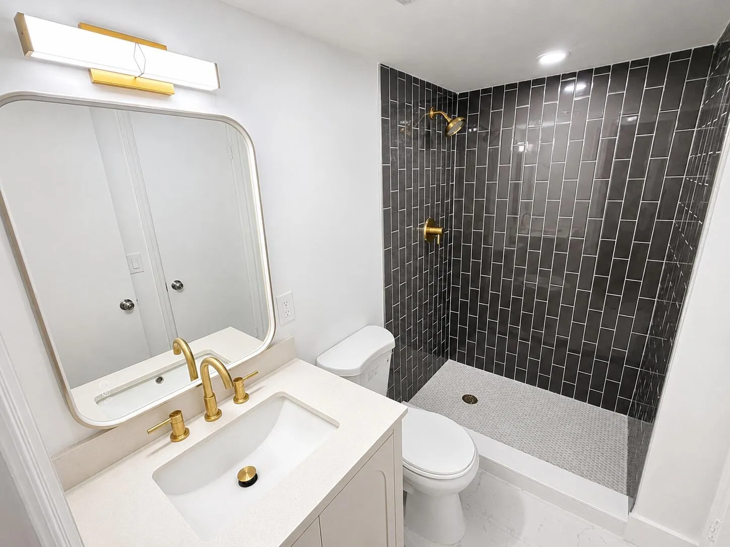2nd bathroom shower, vanity