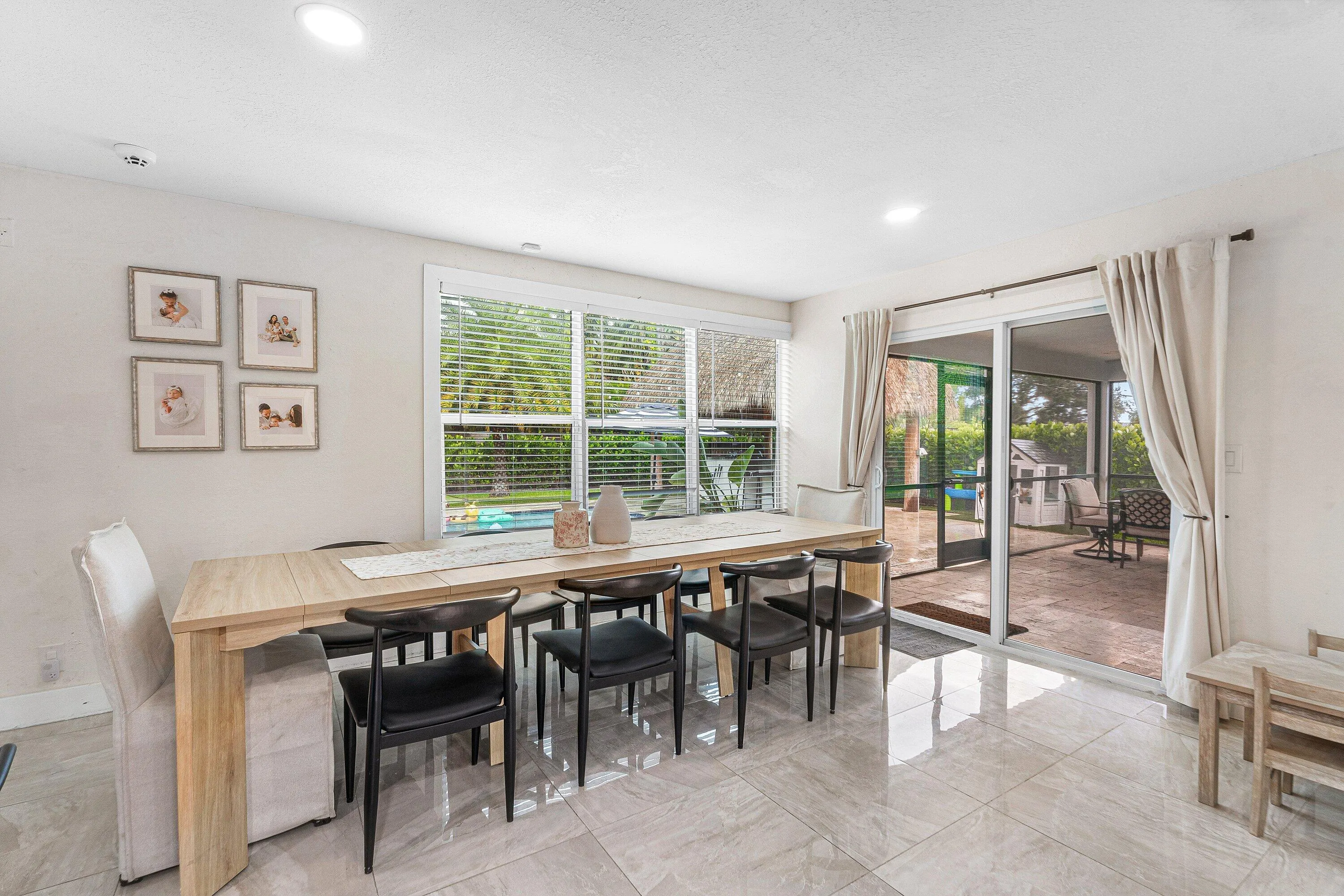 009-711LaurelDrive-WestPalmBeach-FL-3340