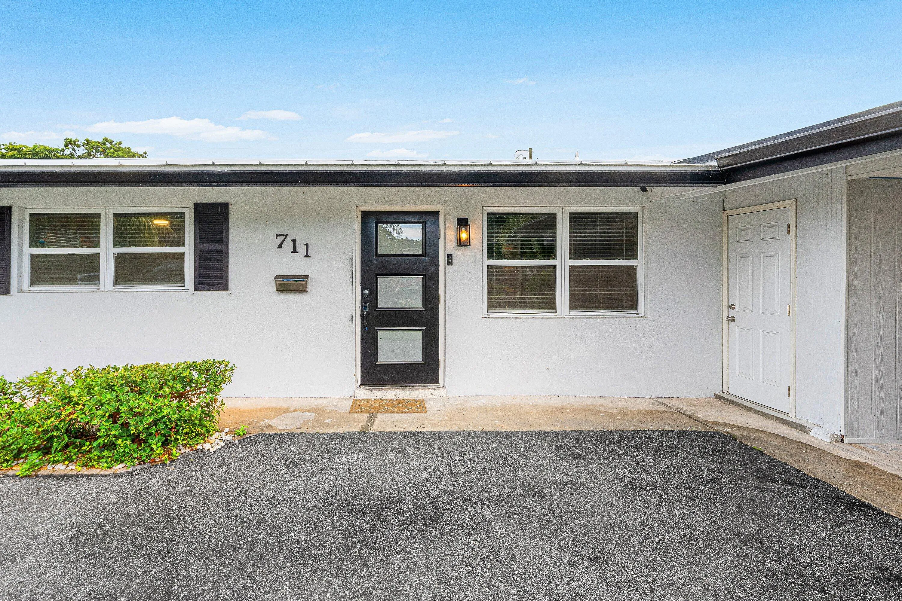 004-711LaurelDrive-WestPalmBeach-FL-3340