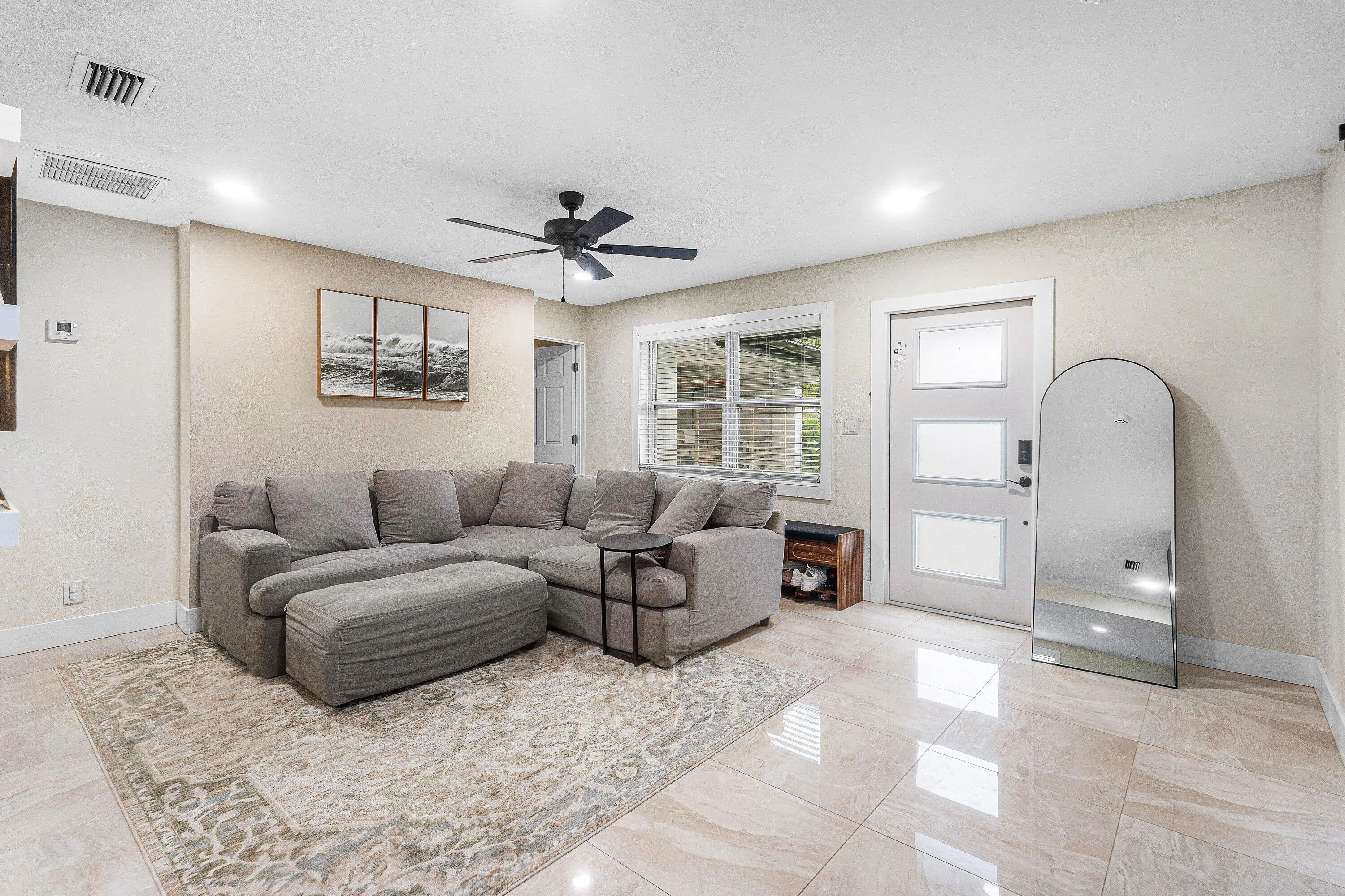 011-711LaurelDrive-WestPalmBeach-FL-3340