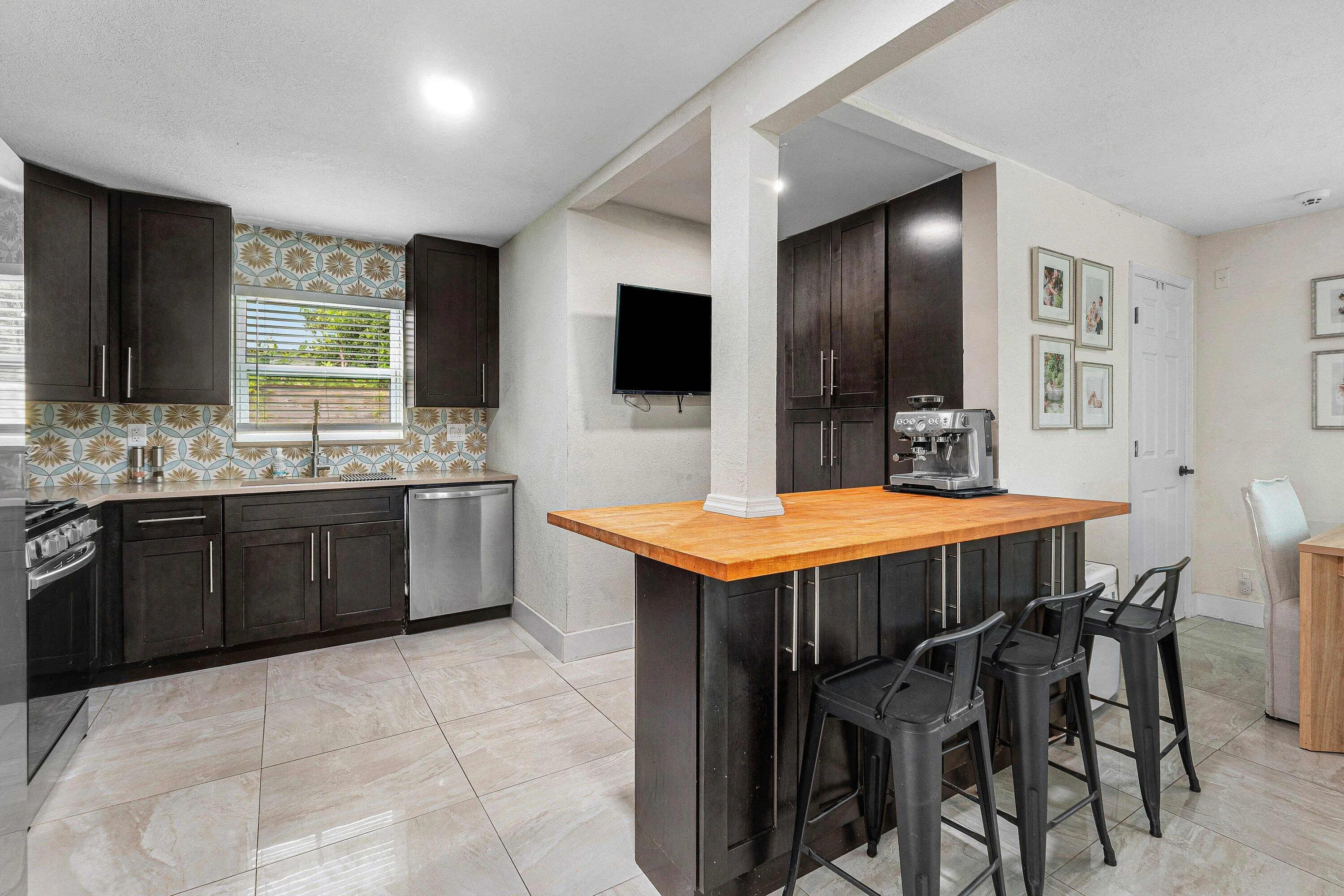 005-711LaurelDrive-WestPalmBeach-FL-3340