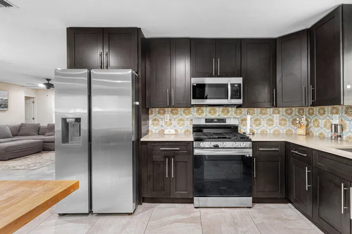008-711LaurelDrive-WestPalmBeach-FL-3340
