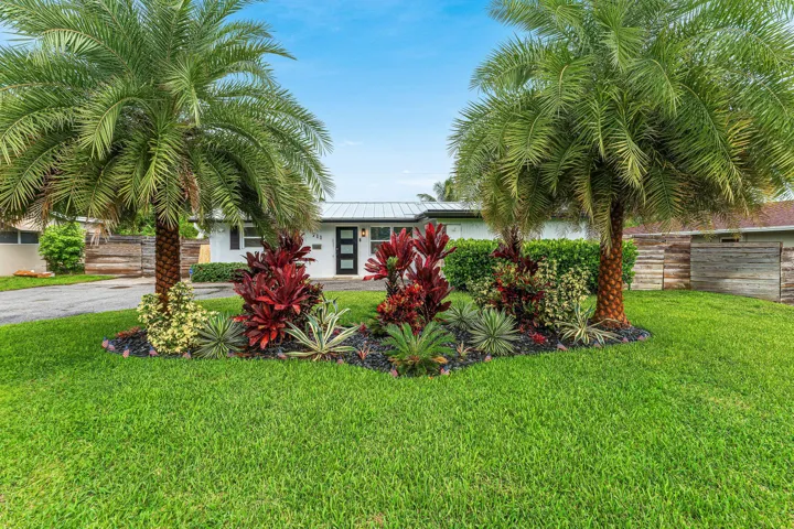 003-711LaurelDrive-WestPalmBeach-FL-3340