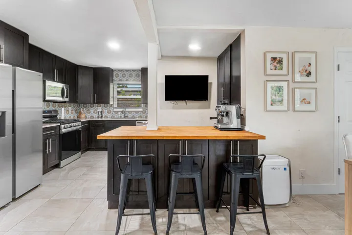 006-711LaurelDrive-WestPalmBeach-FL-3340