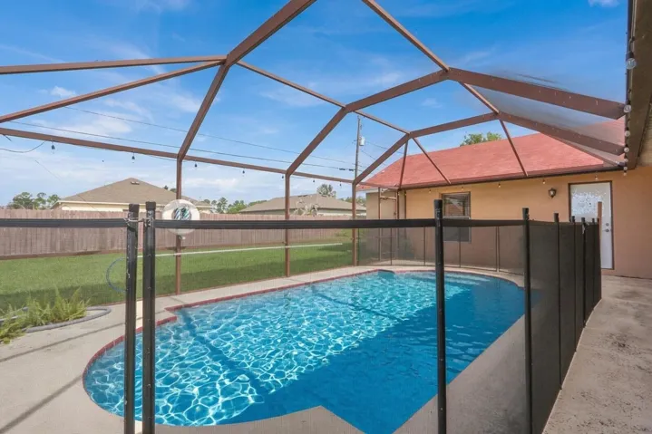 Screened pool