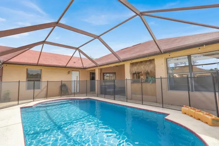 Spacious Pool