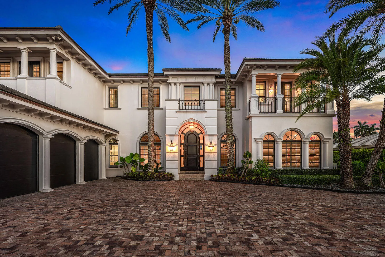 450_South_Maya_Palm_Drive_Dusk_09