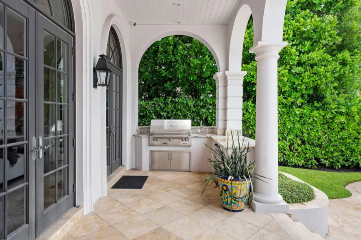 450_South_Maya_Palm_Drive_23