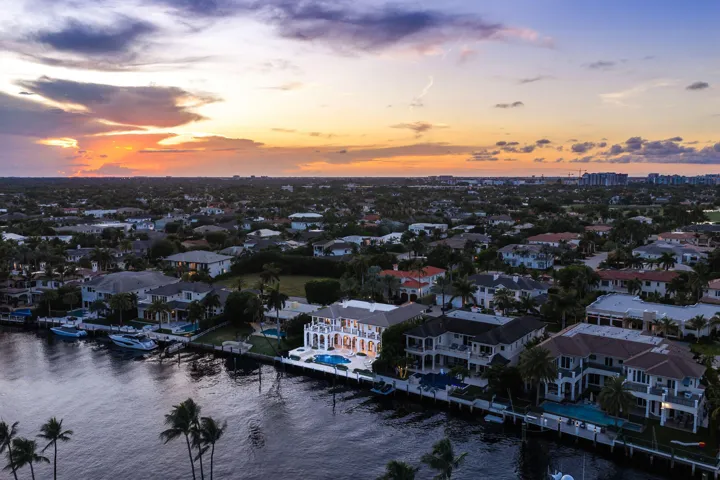 450_South_Maya_Palm_Drive_Dusk_03