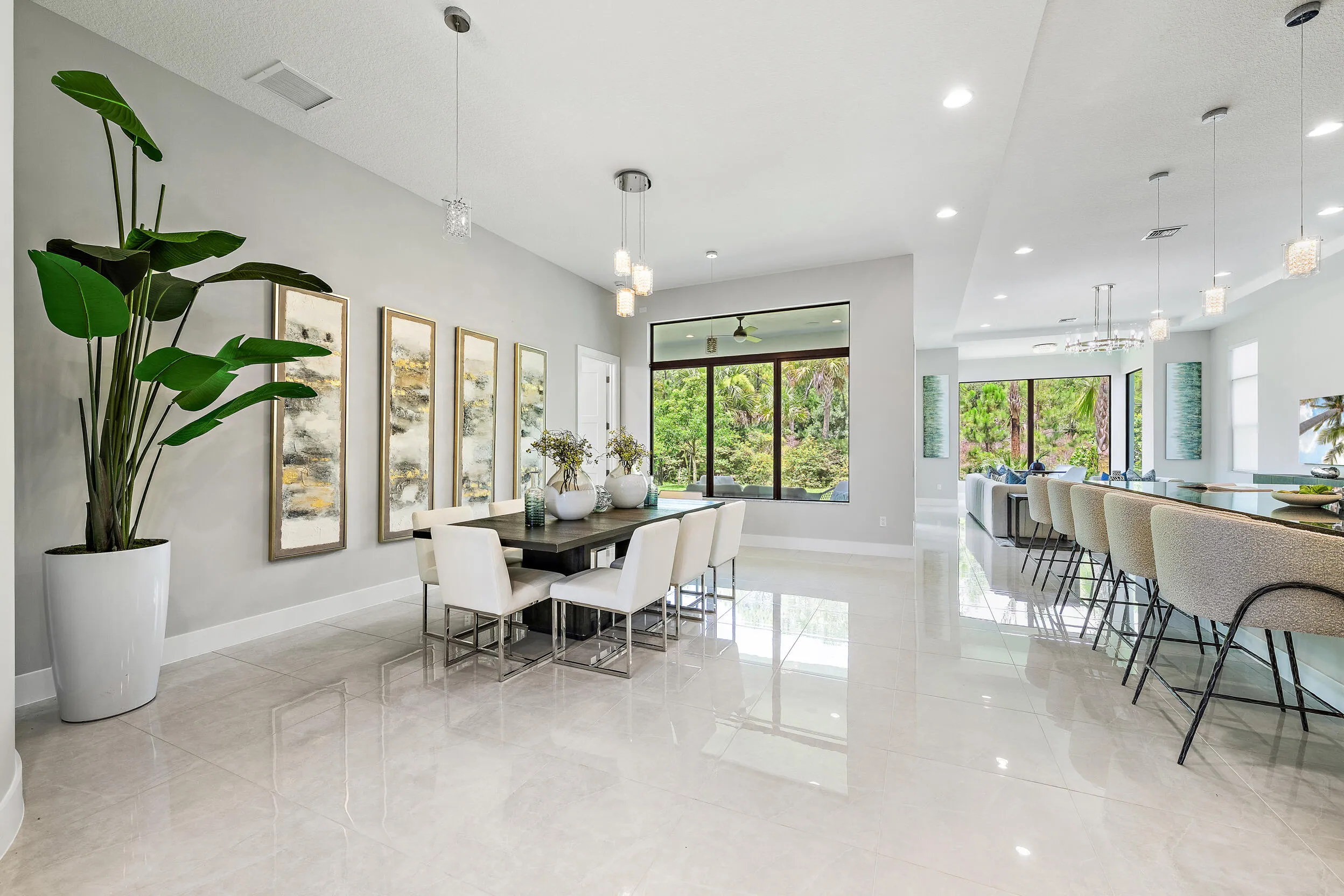 Kitchen / Dining