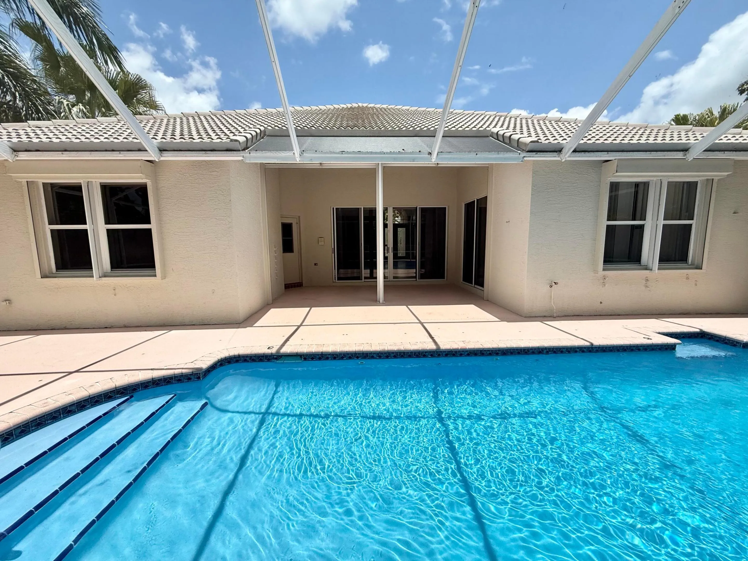 PRIVATE POOL