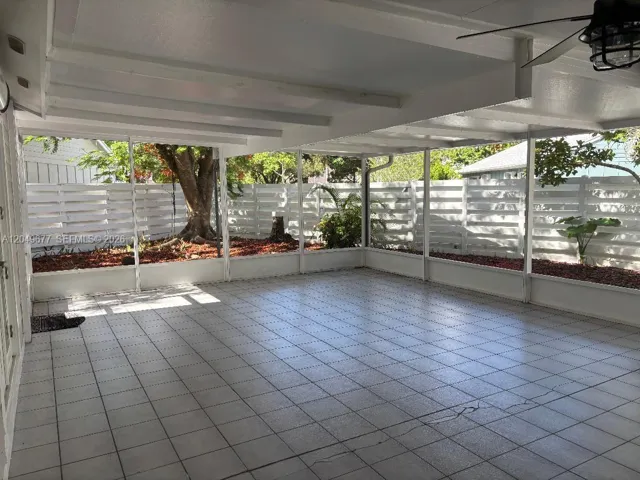 500+ SQ FT Terrace