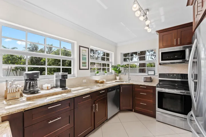 014-1638Northeast3rdAvenue-DelrayBeach-F