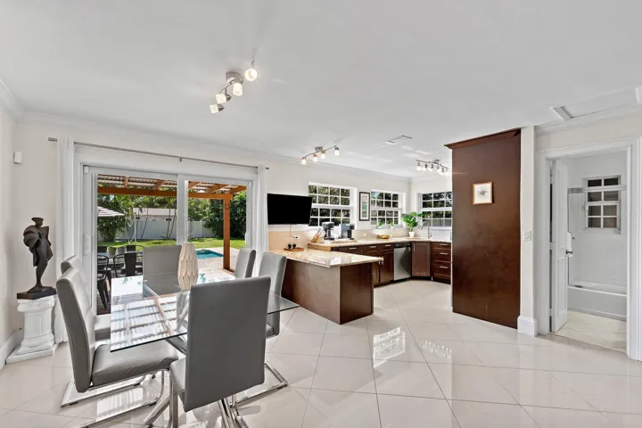 011-1638Northeast3rdAvenue-DelrayBeach-F