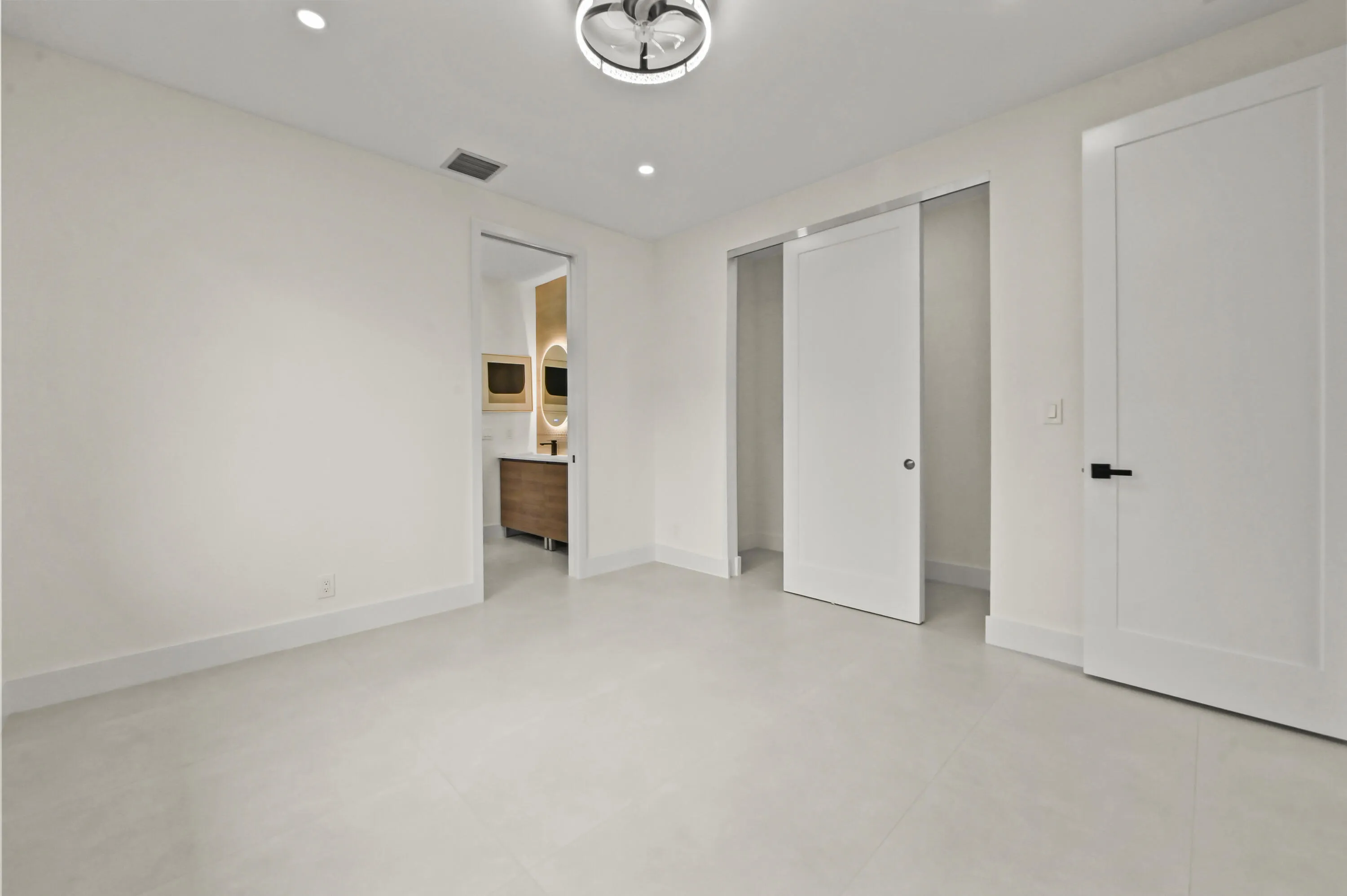 25 Bedroom 02