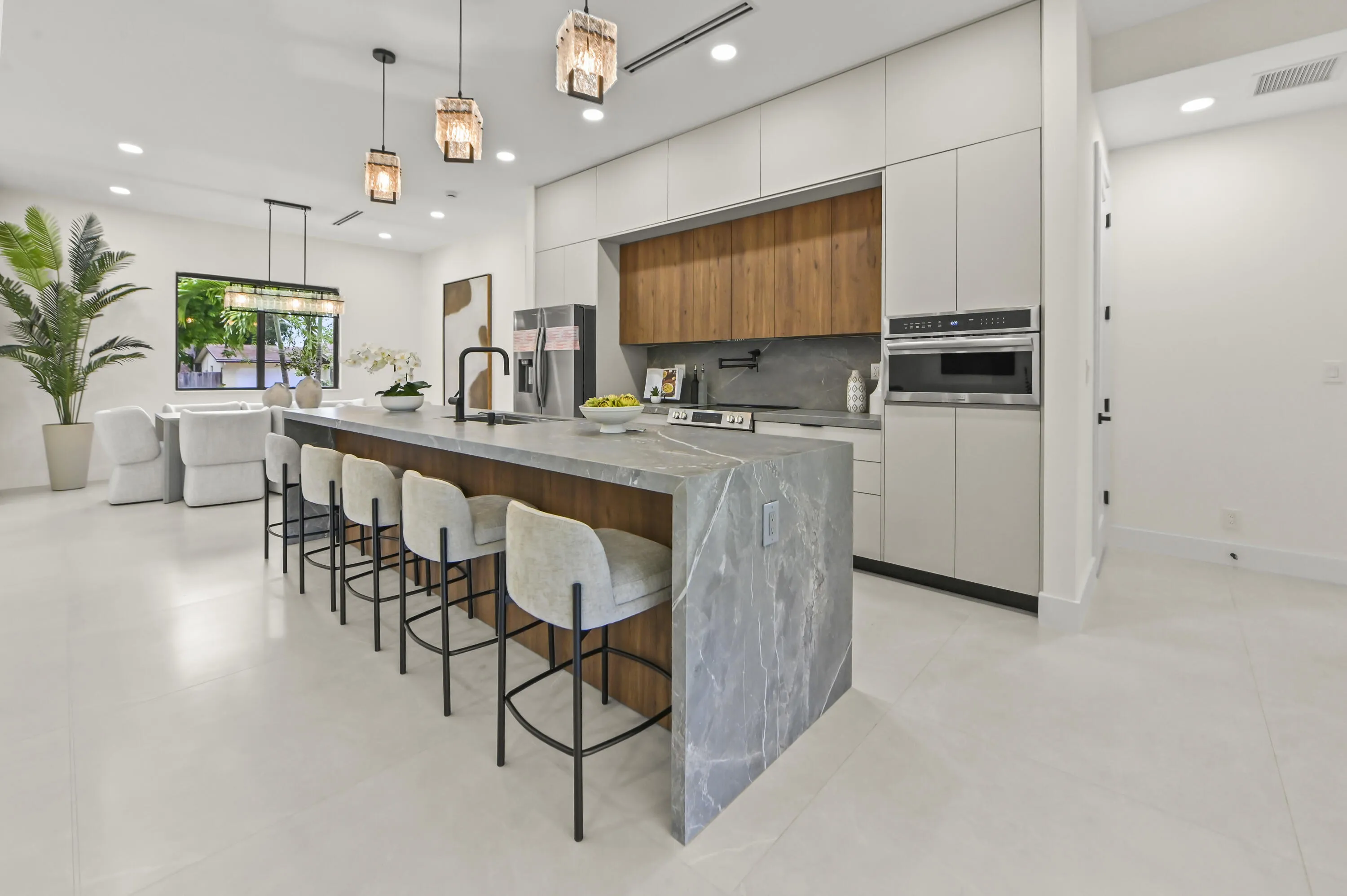 12 Kitchen 01