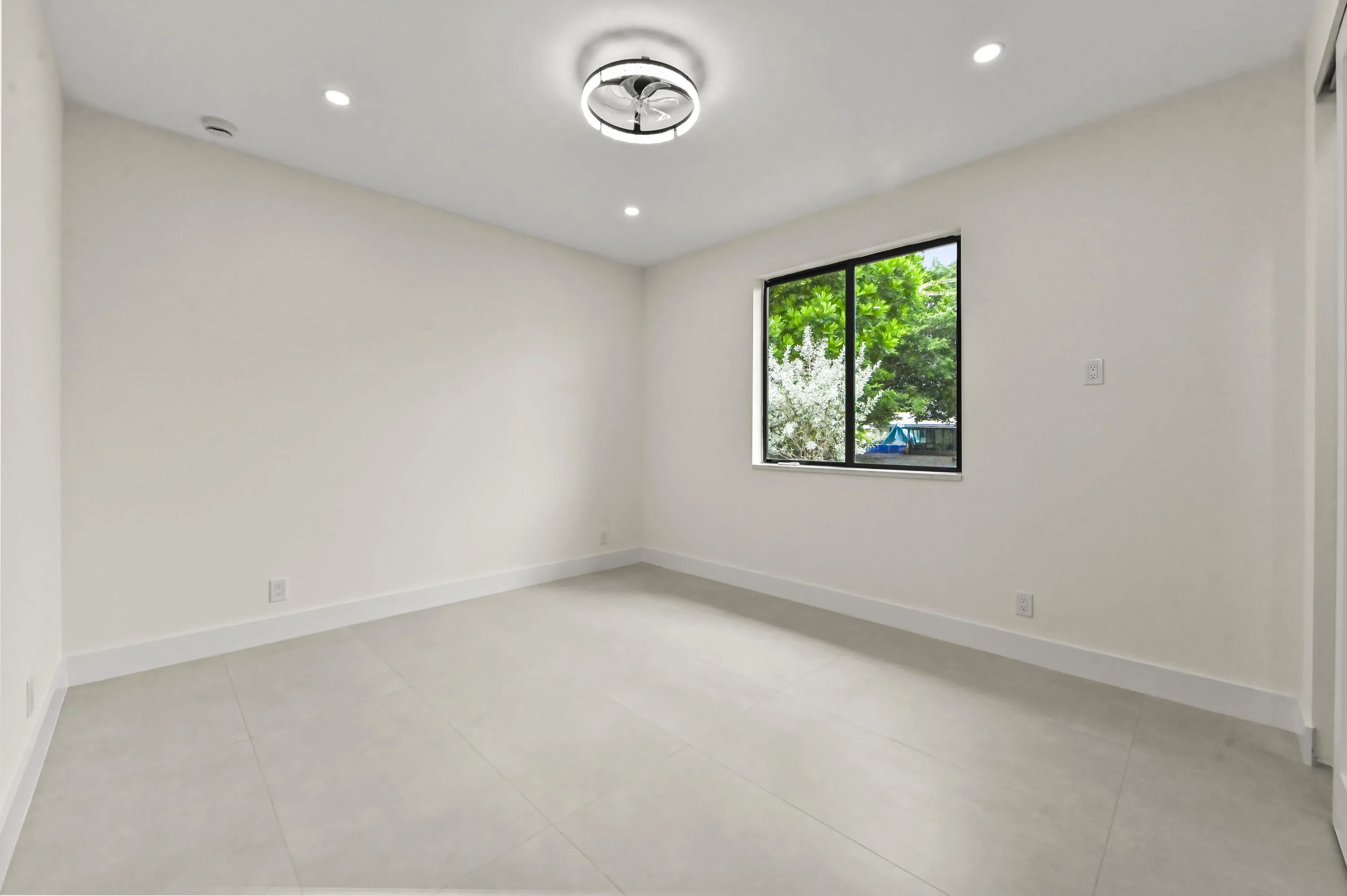 30 Bedroom 01