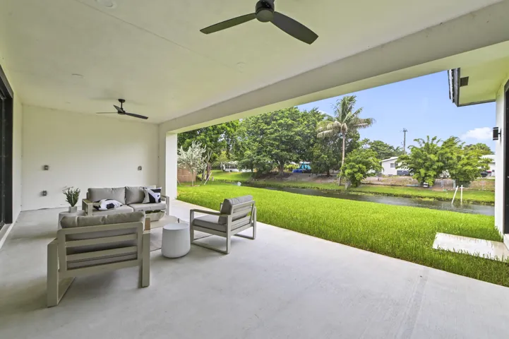 42 Patio 03