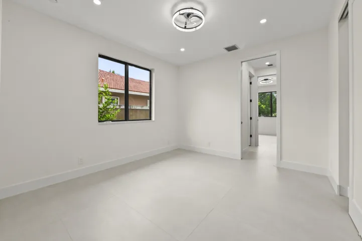 24 Bedroom 01